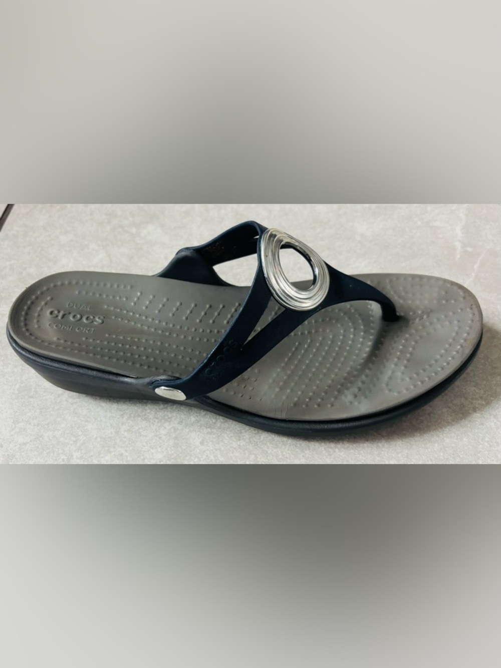 Crocs Sanrah Silver Circle Wedge Sandals - Picture 3 of 11